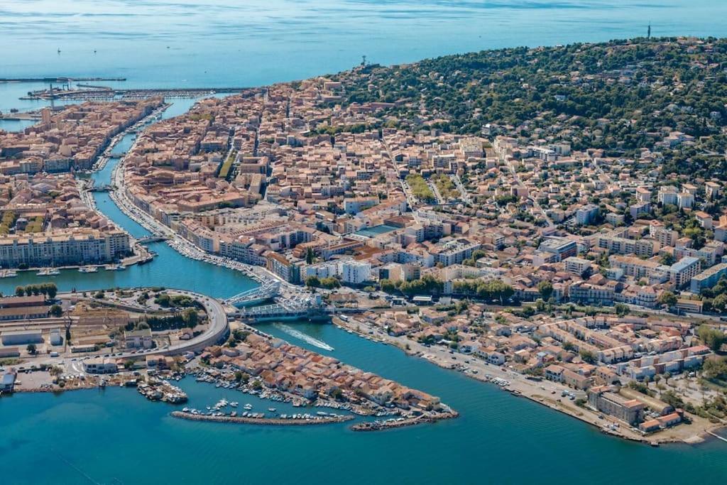 Le Calme A Deux Pas Du Port De Sete Apartment Екстериор снимка